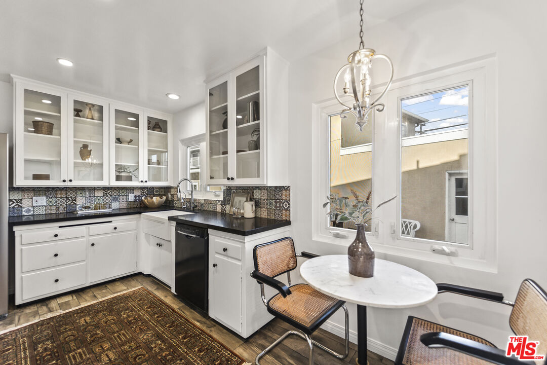 939 N Glendale Ave Unit: 3