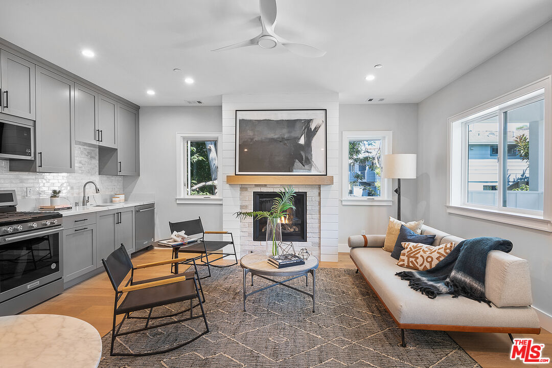 216 Camino Real