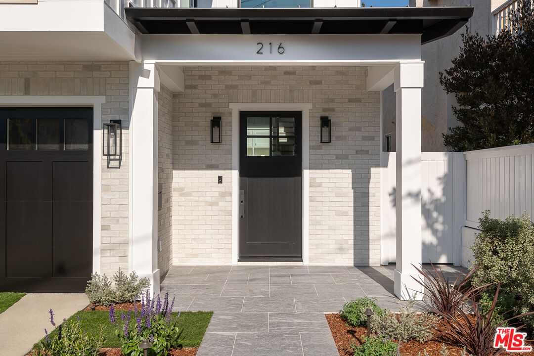 216 Camino Real