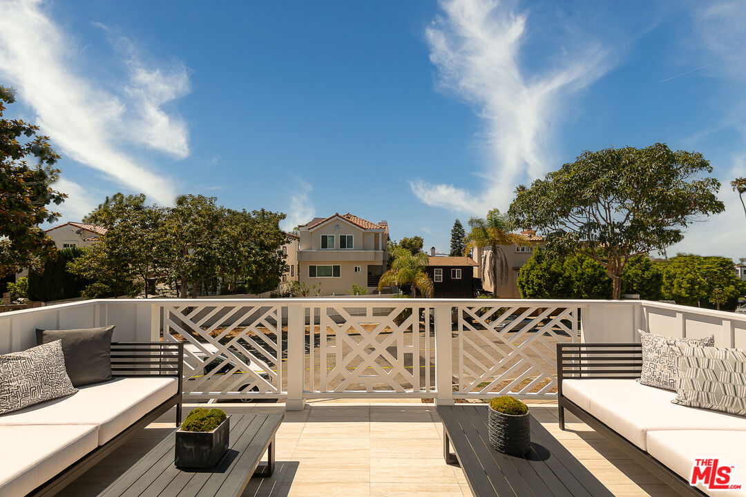 216 Camino Real
