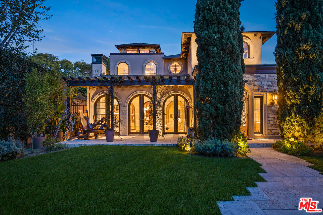 506 Palisades Ave