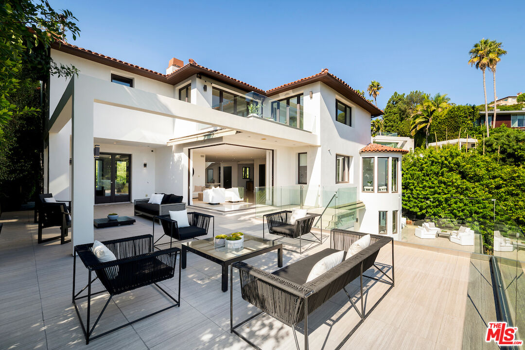 1280 Angelo Dr