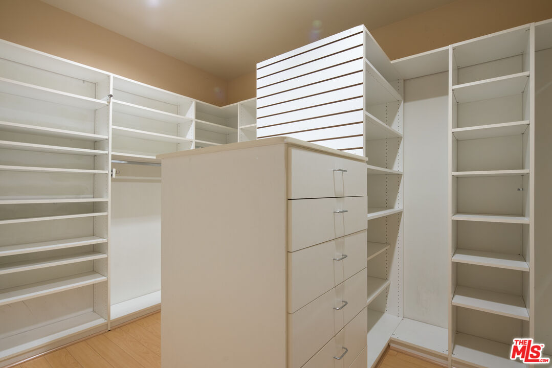 11824 Darlington Ave Unit: PH3