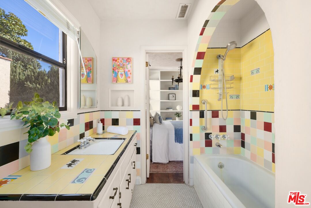 4070 Lafayette Pl Unit: A