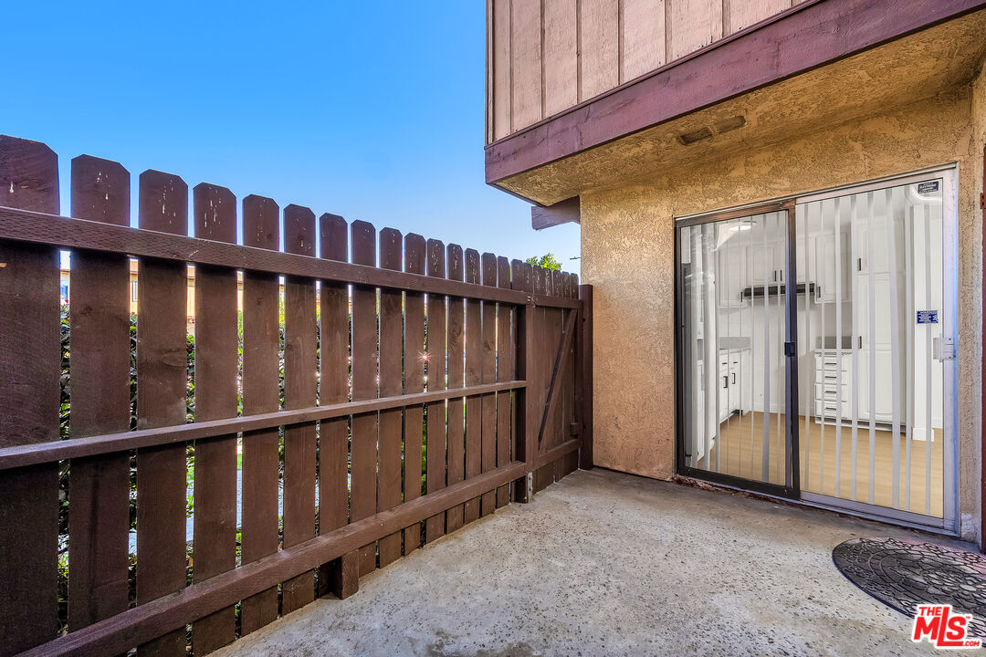 7301 Lennox Ave Unit: D03