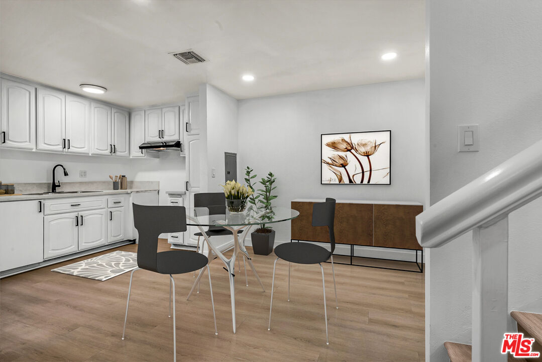 7301 Lennox Ave Unit: D03