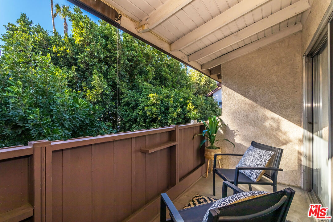 15080 Victory Blvd Unit: 204