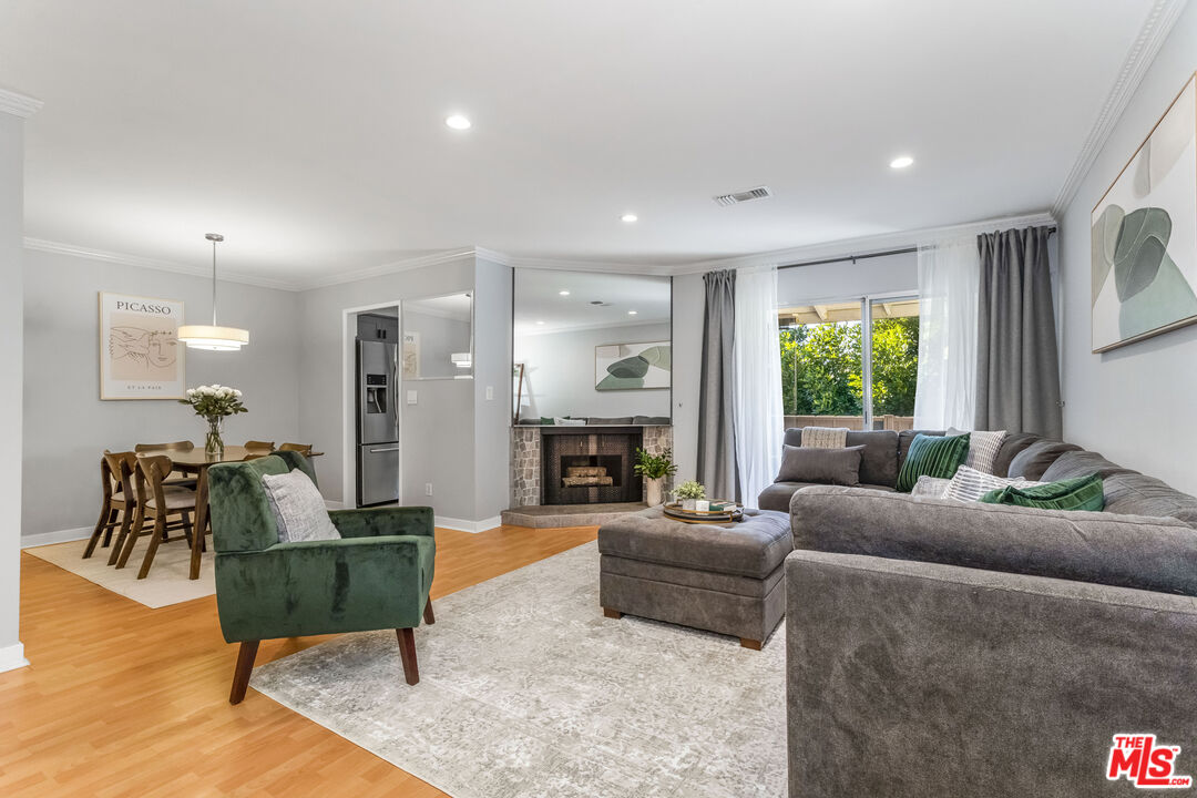 15080 Victory Blvd Unit: 204