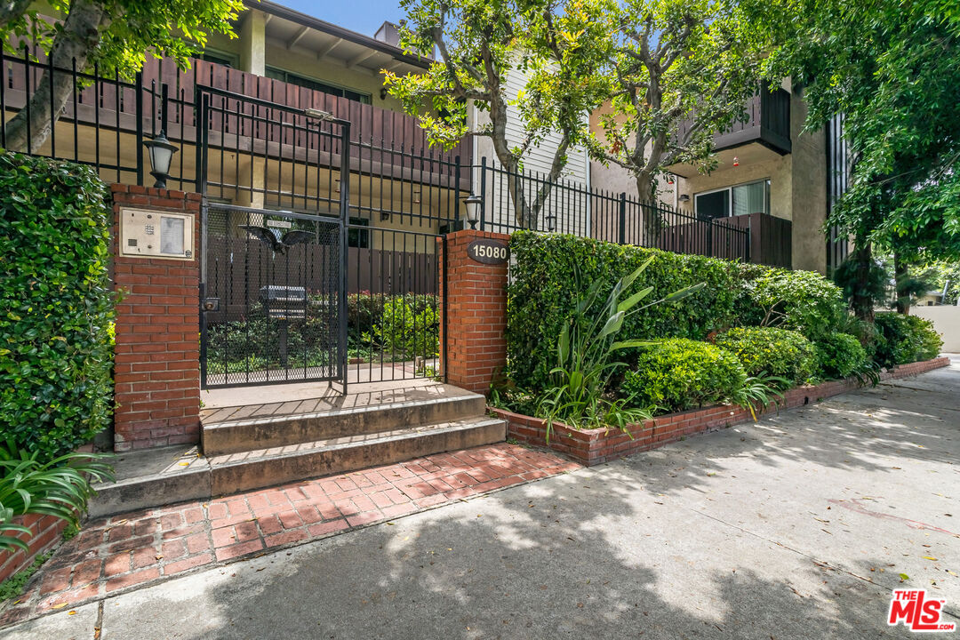 15080 Victory Blvd Unit: 204