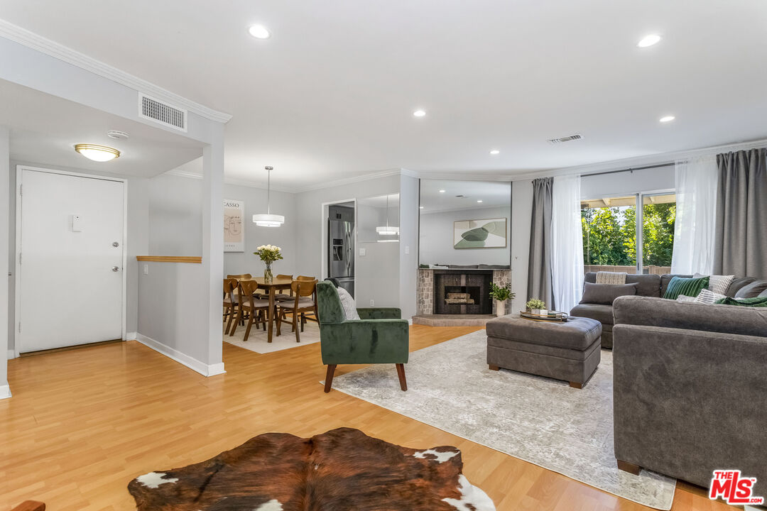 15080 Victory Blvd Unit: 204