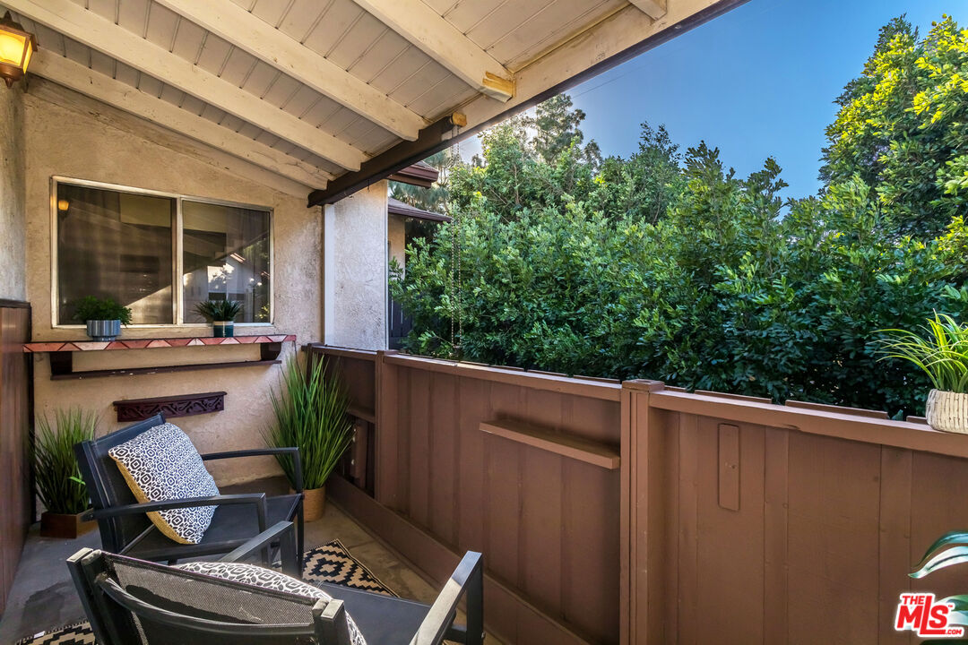 15080 Victory Blvd Unit: 204