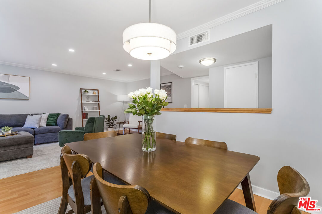 15080 Victory Blvd Unit: 204