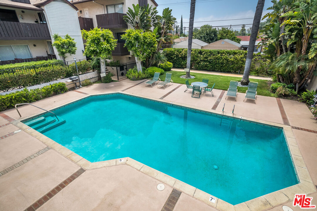 15080 Victory Blvd Unit: 204