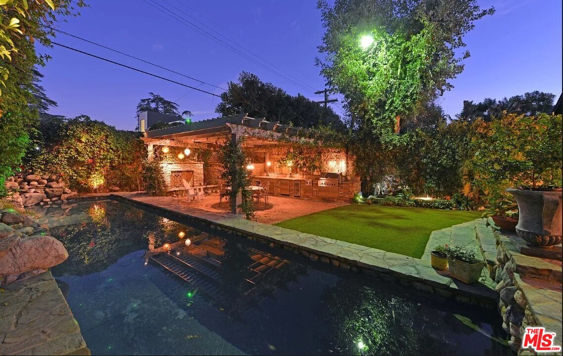 1612 Courtney Ave