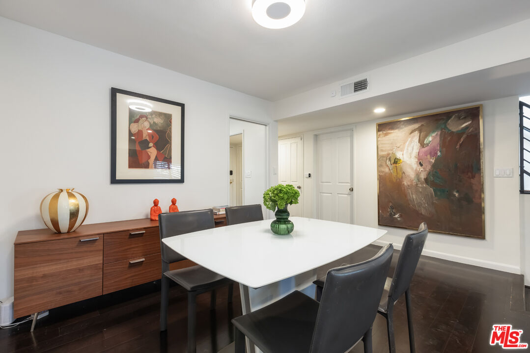 1957 N Bronson Ave Unit: 117