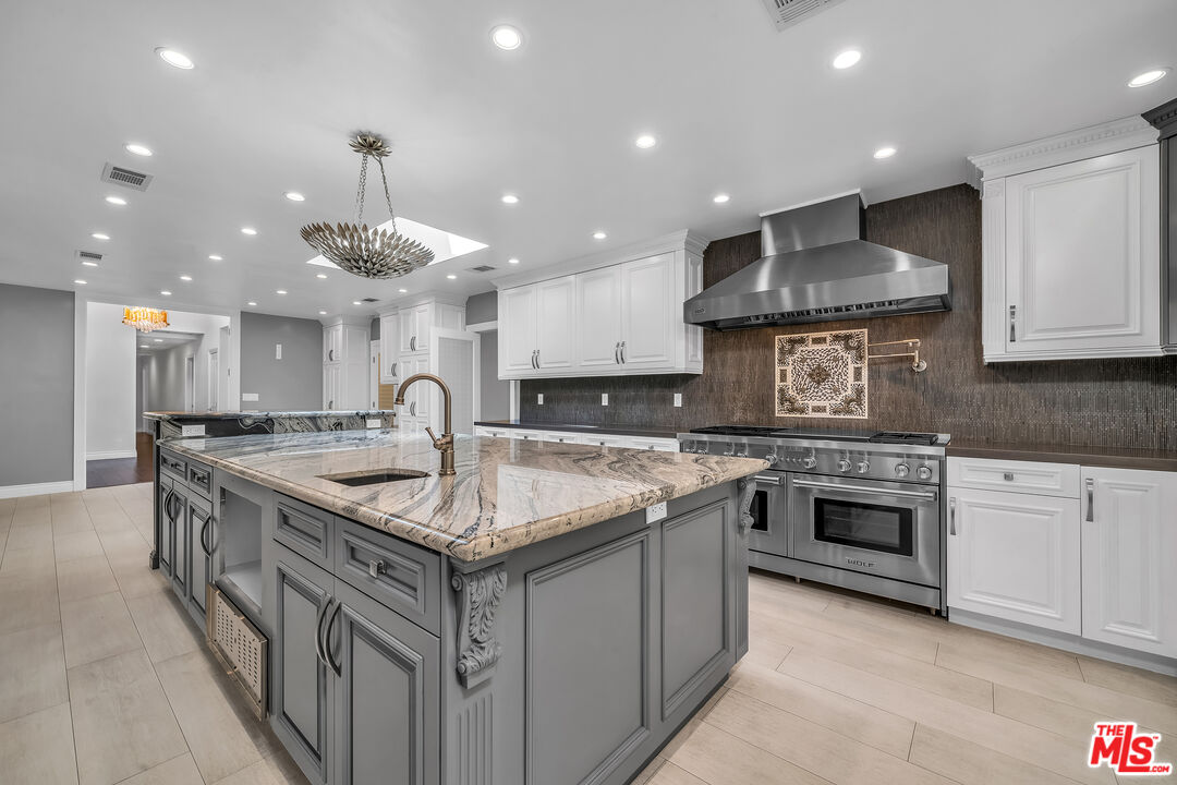 4311 Coquette Pl