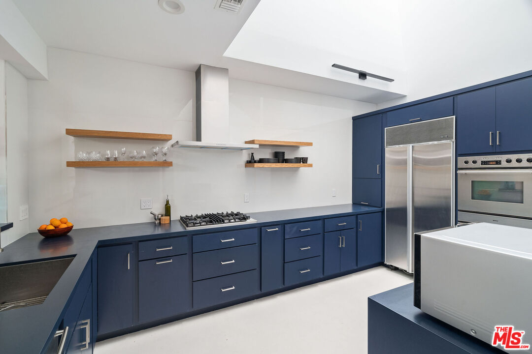 231 Bay St Unit: 4