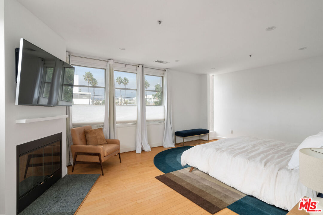 231 Bay St Unit: 4