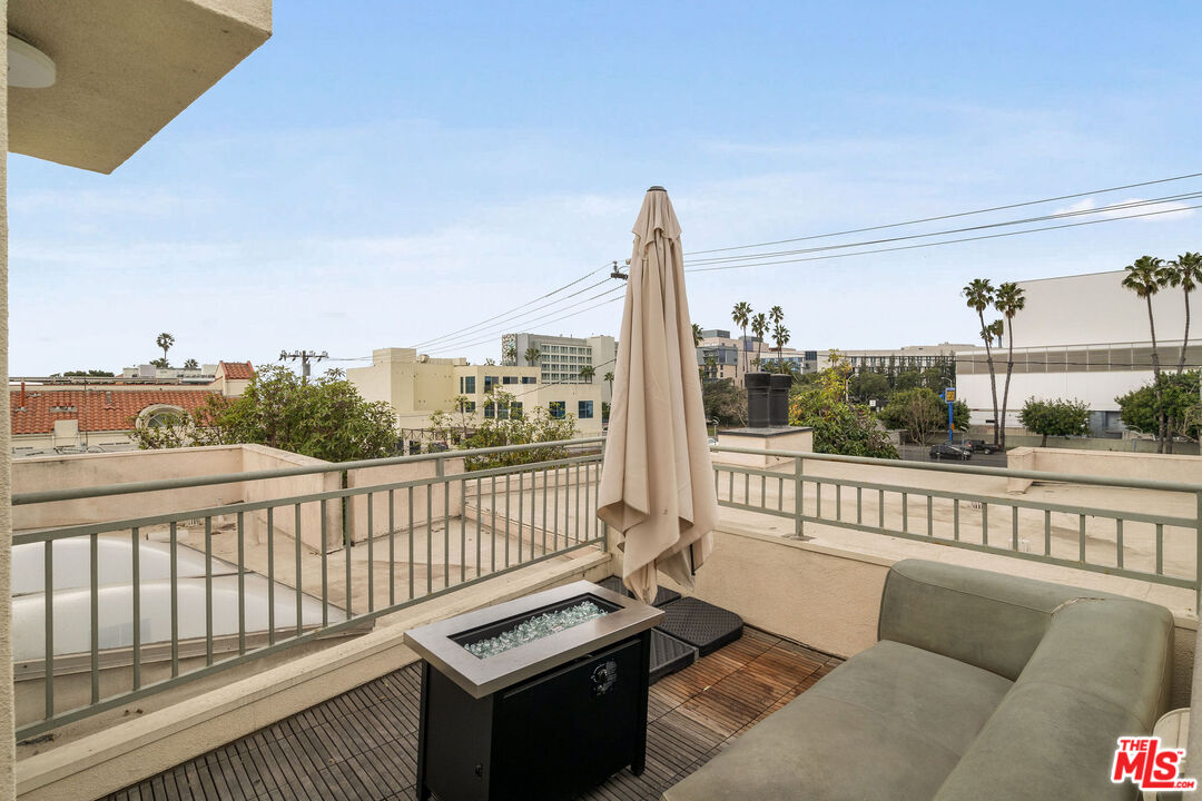 231 Bay St Unit: 4