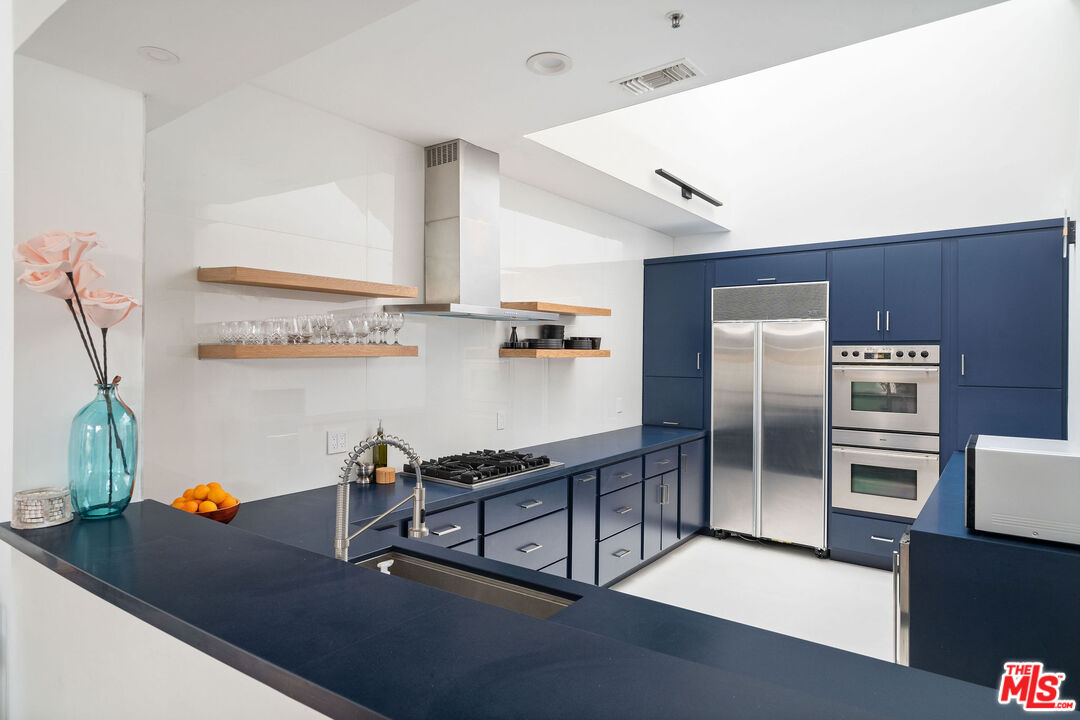 231 Bay St Unit: 4