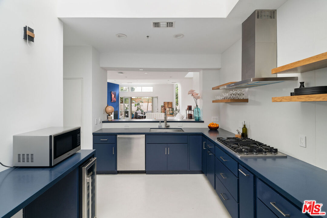 231 Bay St Unit: 4