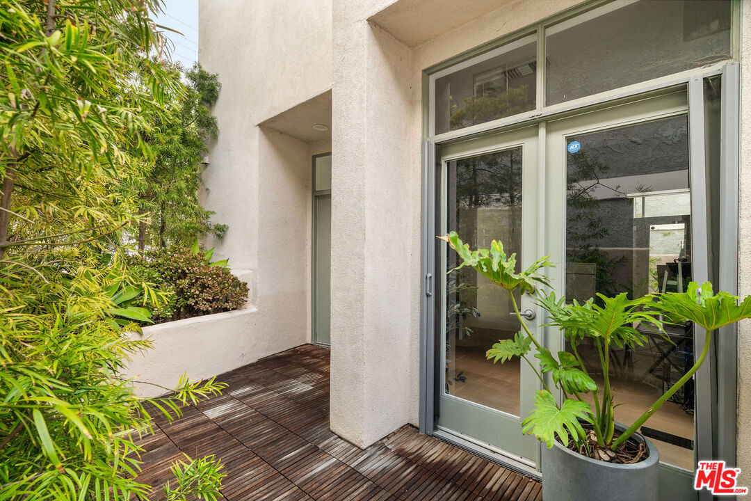 231 Bay St Unit: 4