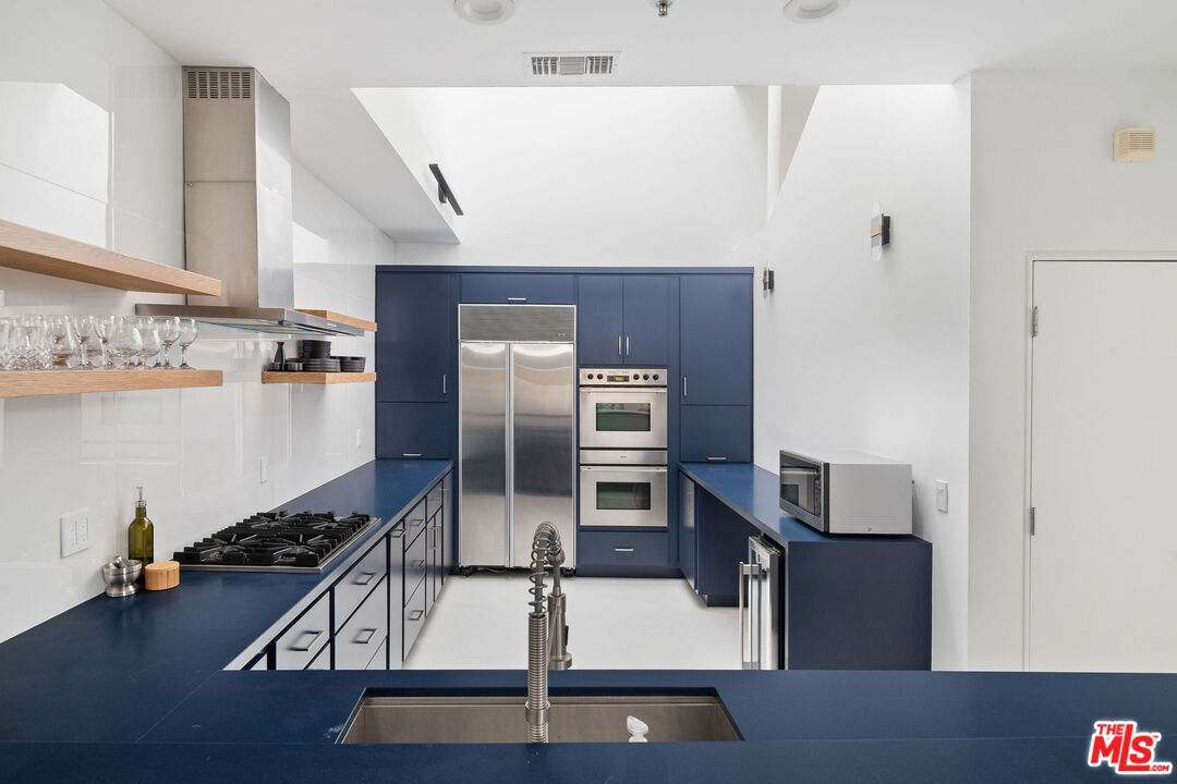 231 Bay St Unit: 4
