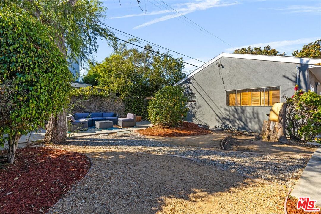 8027 Handley Ave