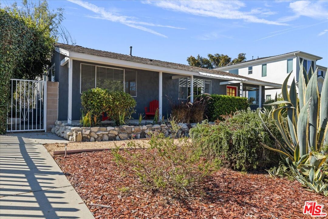8027 Handley Ave
