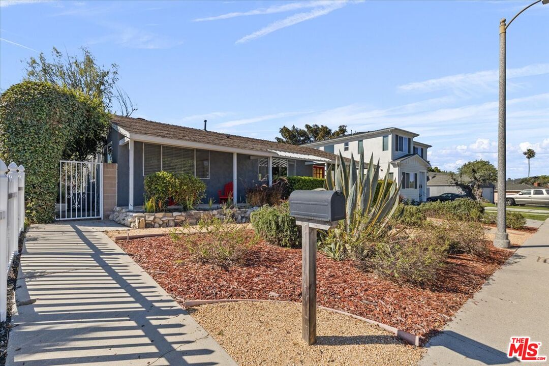 8027 Handley Ave