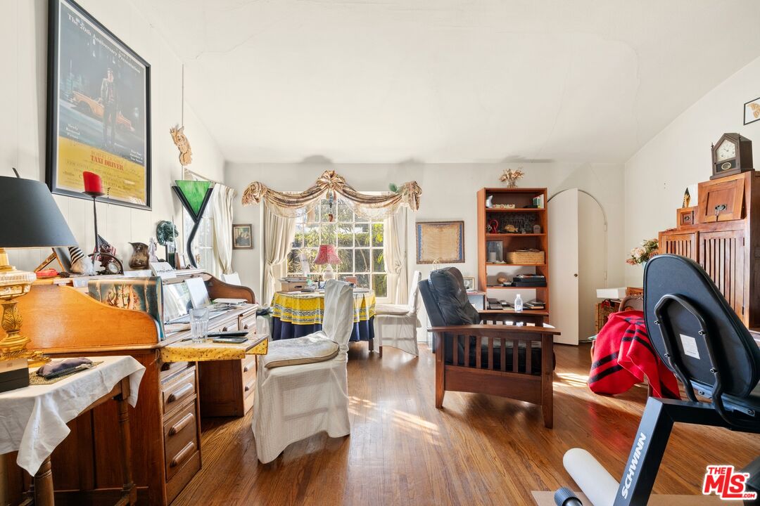 848 N Doheny Dr