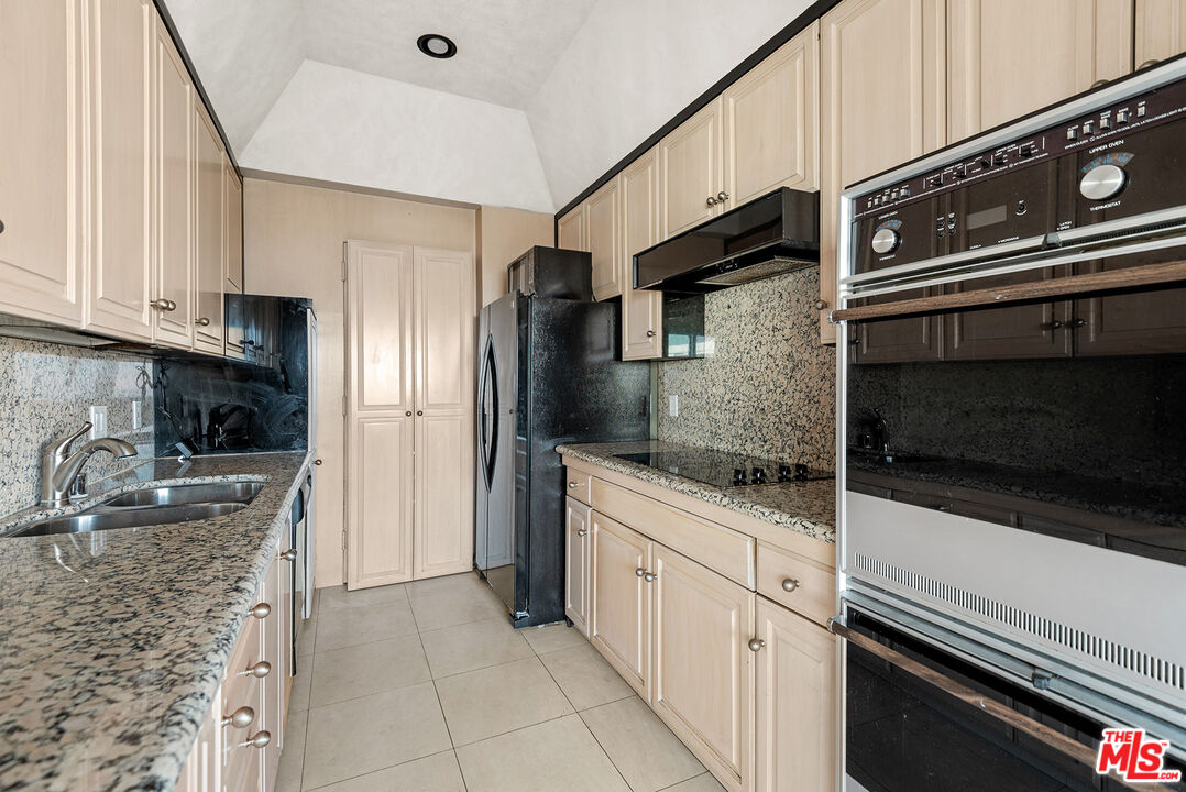10701 WILSHIRE BLVD Unit: 1203