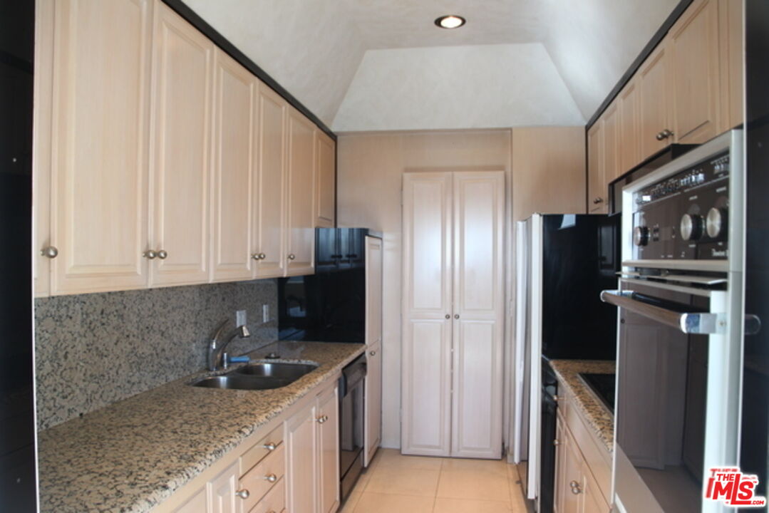 10701 WILSHIRE BLVD Unit: 1203