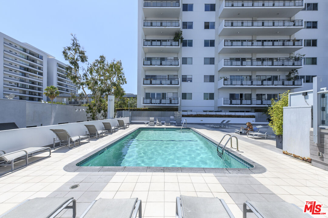 1155 N La Cienega Blvd Unit: 814