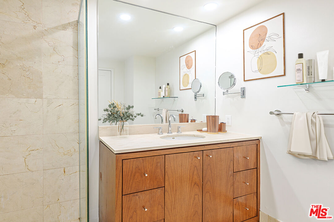 1155 N La Cienega Blvd Unit: 814