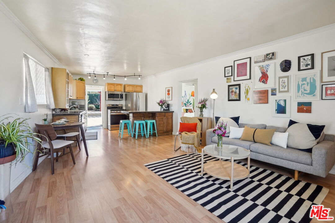 617 North Pl