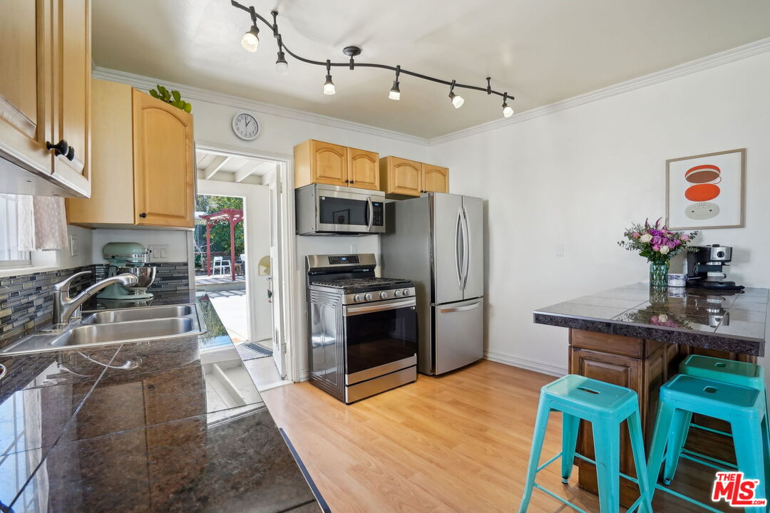 617 North Pl