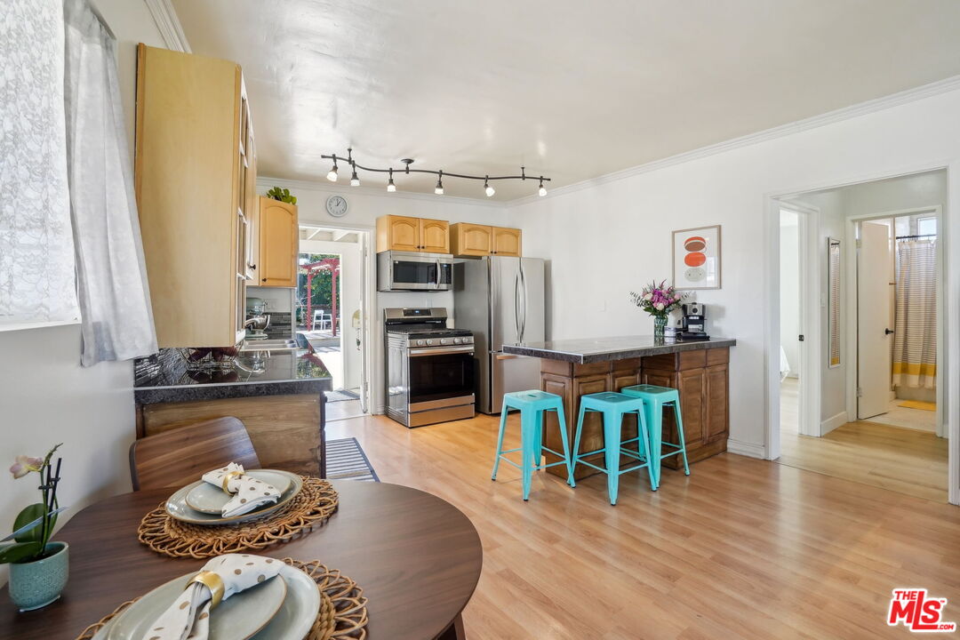617 North Pl