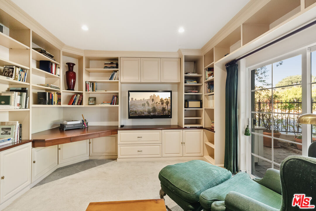 11760 Riverside Dr Unit: 2