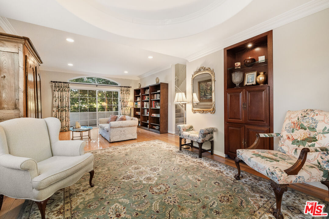 11760 Riverside Dr Unit: 2