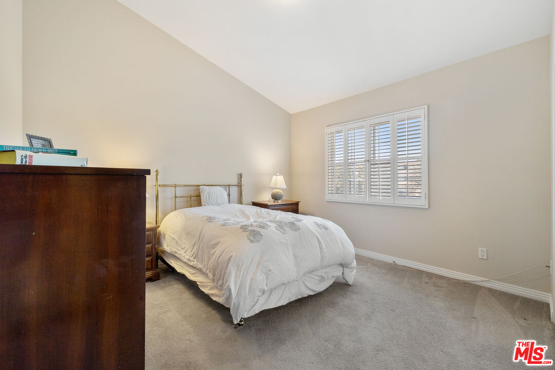11760 Riverside Dr Unit: 2