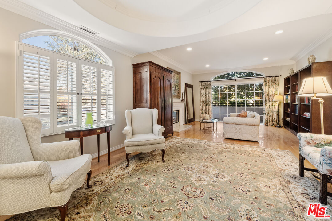 11760 Riverside Dr Unit: 2