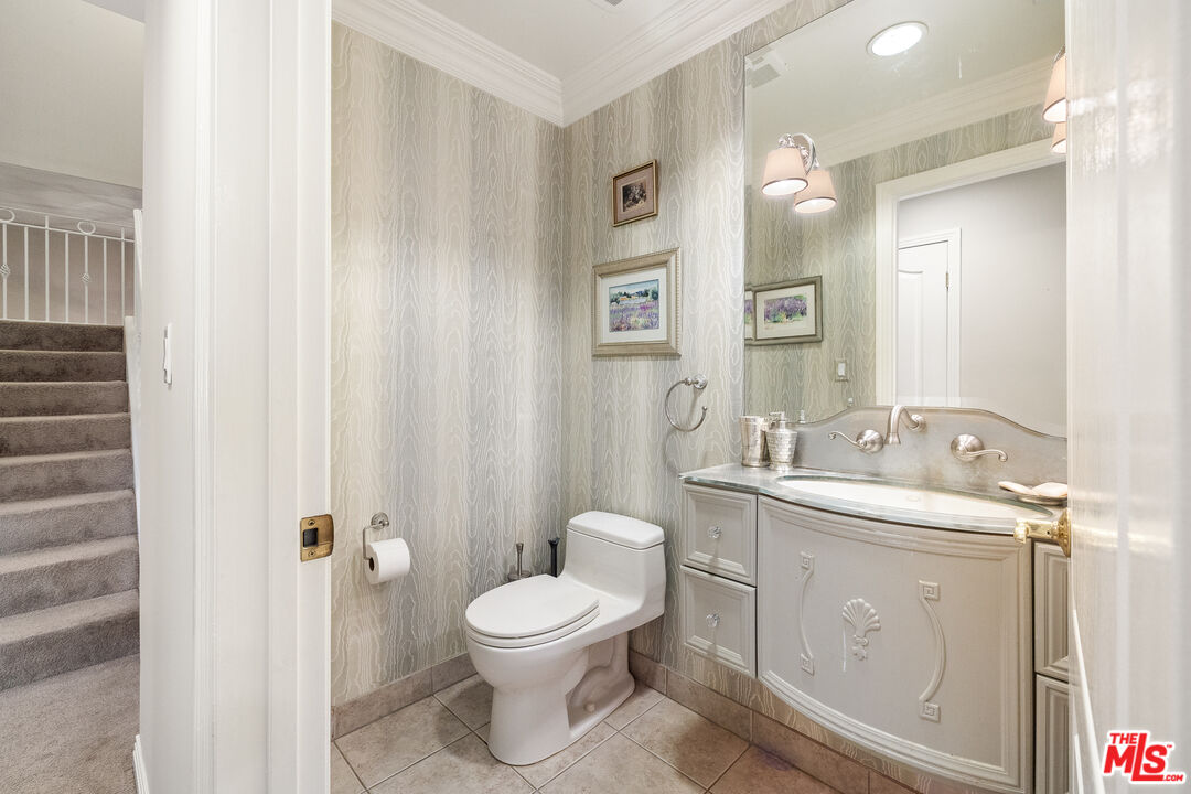 11760 Riverside Dr Unit: 2