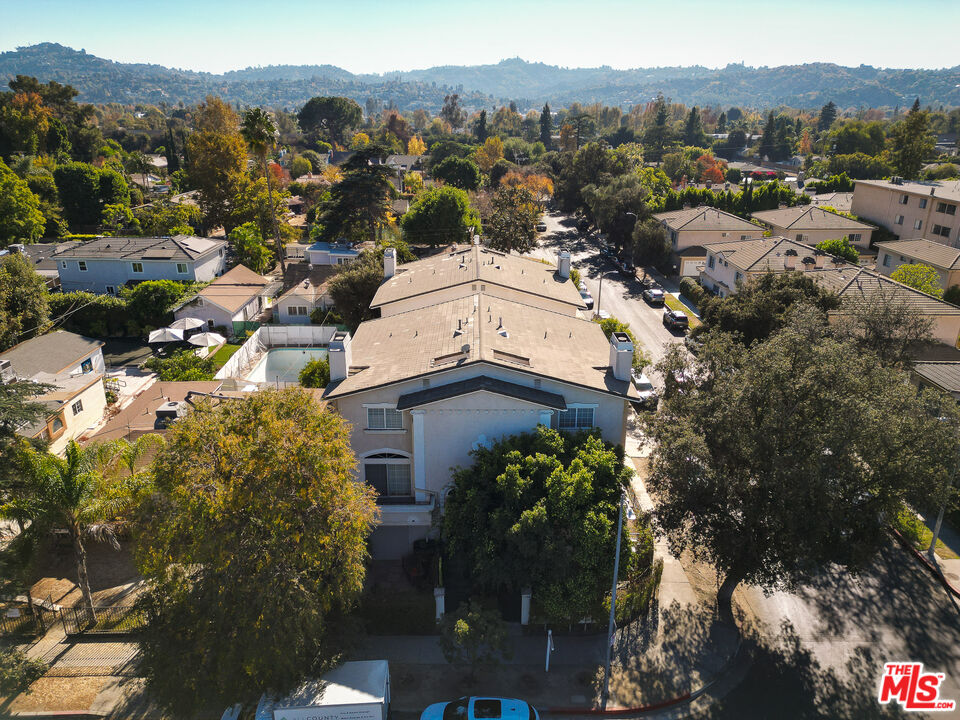 11760 Riverside Dr Unit: 2