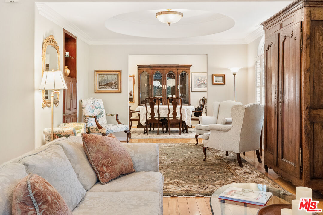 11760 Riverside Dr Unit: 2