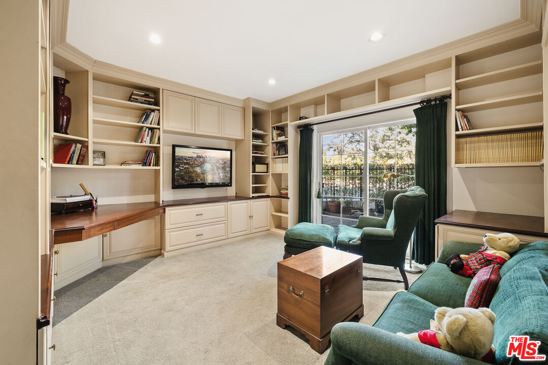 11760 Riverside Dr Unit: 2