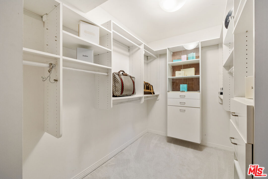11760 Riverside Dr Unit: 2