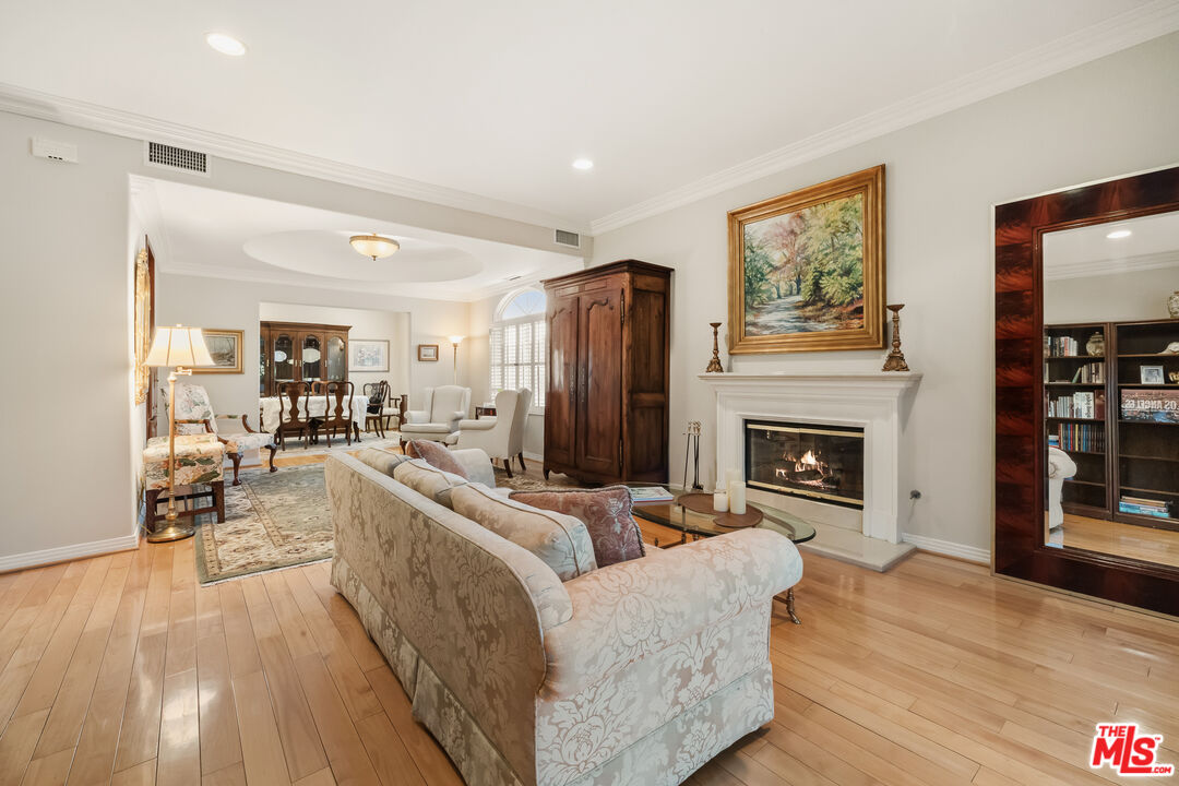 11760 Riverside Dr Unit: 2
