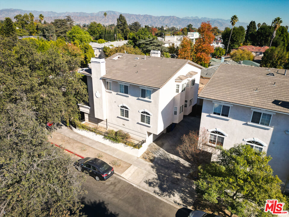 11760 Riverside Dr Unit: 2