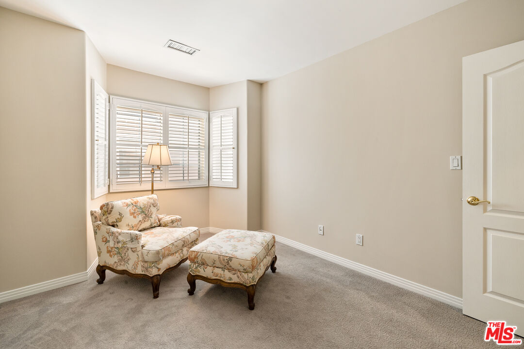 11760 Riverside Dr Unit: 2